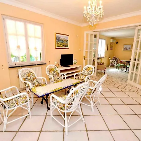 Lucia Aurora Villa