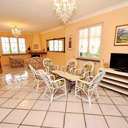 Lucia Aurora Villa