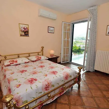 Lucia Aurora Villa *