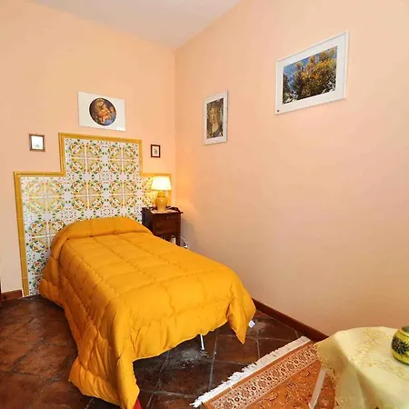Lucia Aurora Cava deʼ Tirreni